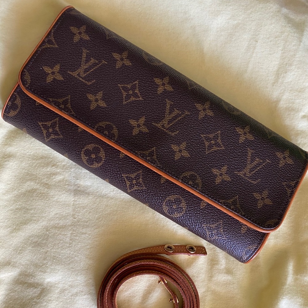 ⛔️SOLD⛔️Authentic Louis Vuitton Twin Handbag Monogram GM